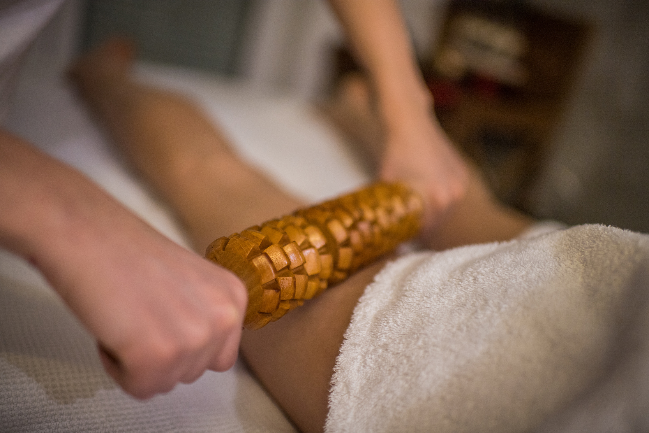 Massage with wood stick